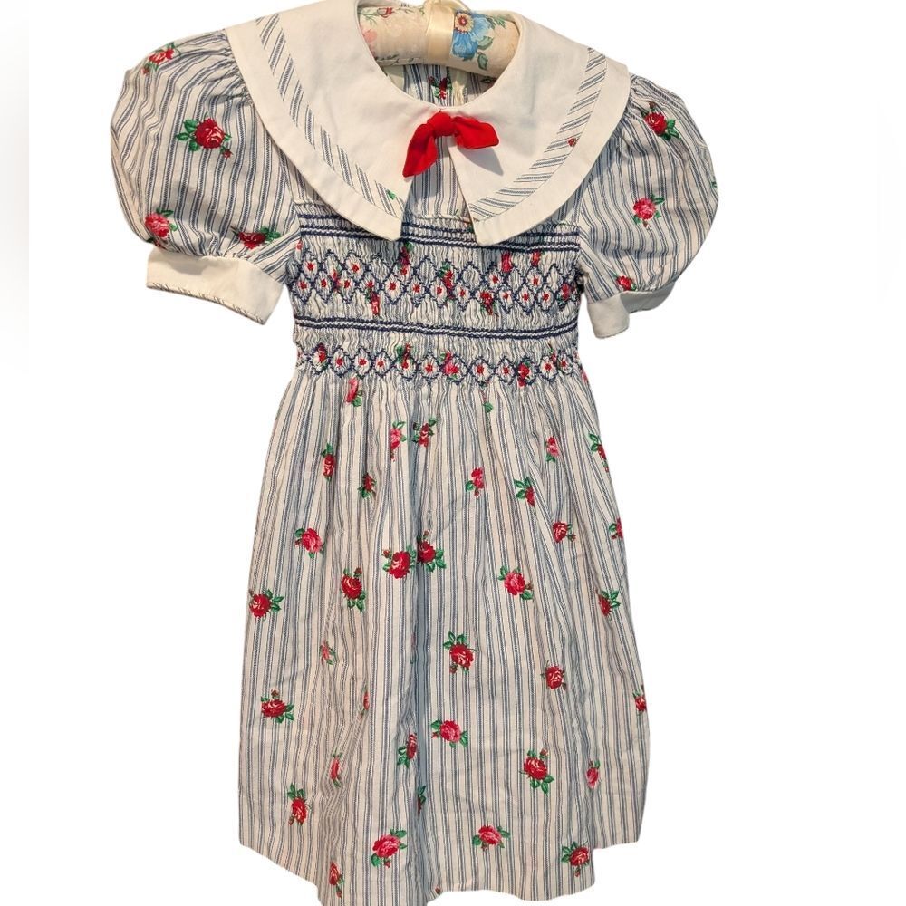 Polly Flinders Vintage Girls Blue Red Floral‎ Print Smocked Dress